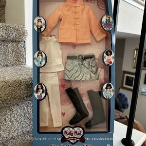 RUBY RED DOLL “FASHION FANATIC OUTFIT SET”  NEW IN BOX